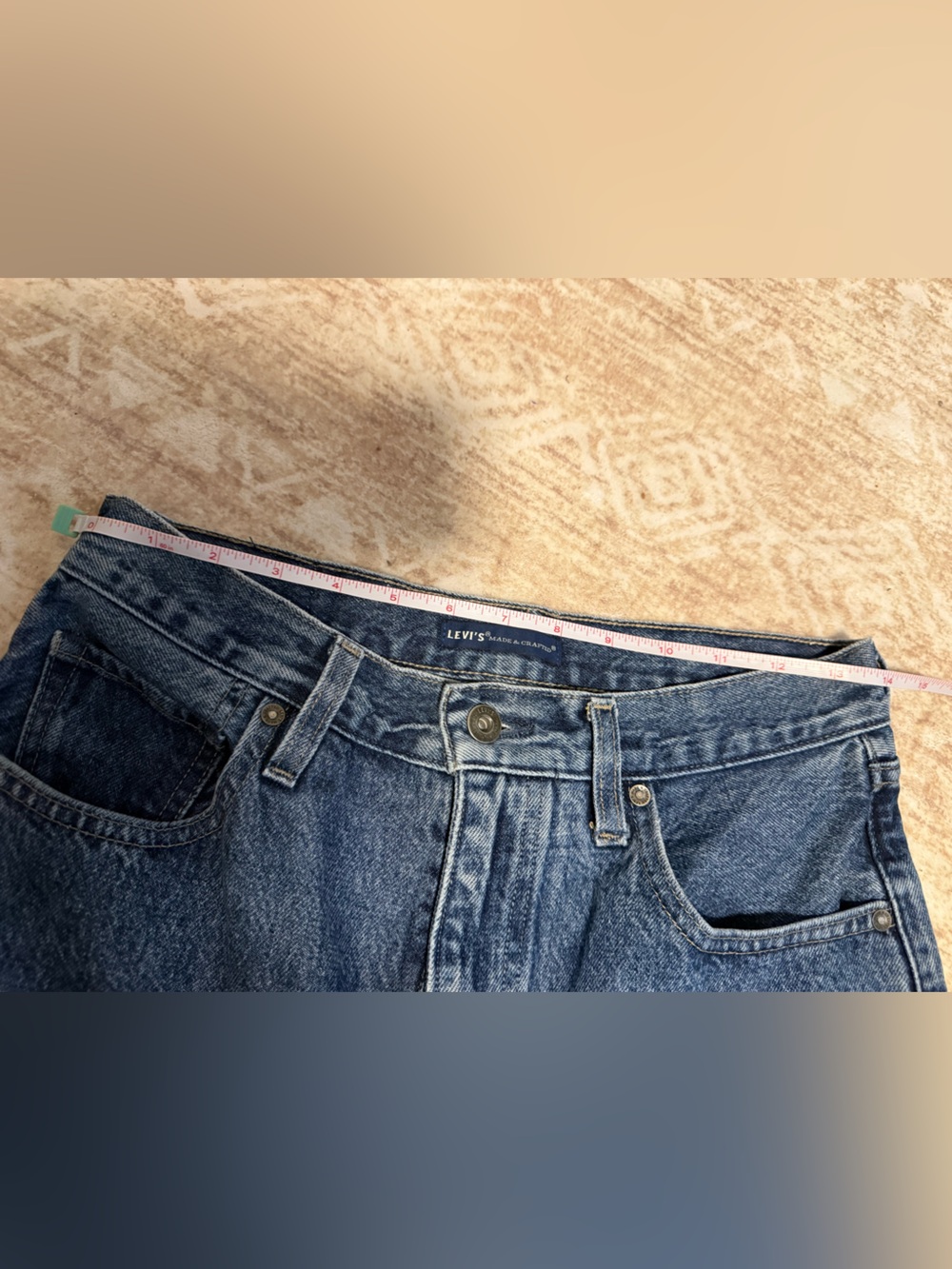 Levi's High-Rise Cropped Ankle Jeans in Medium Blue - Picture 11 of 12